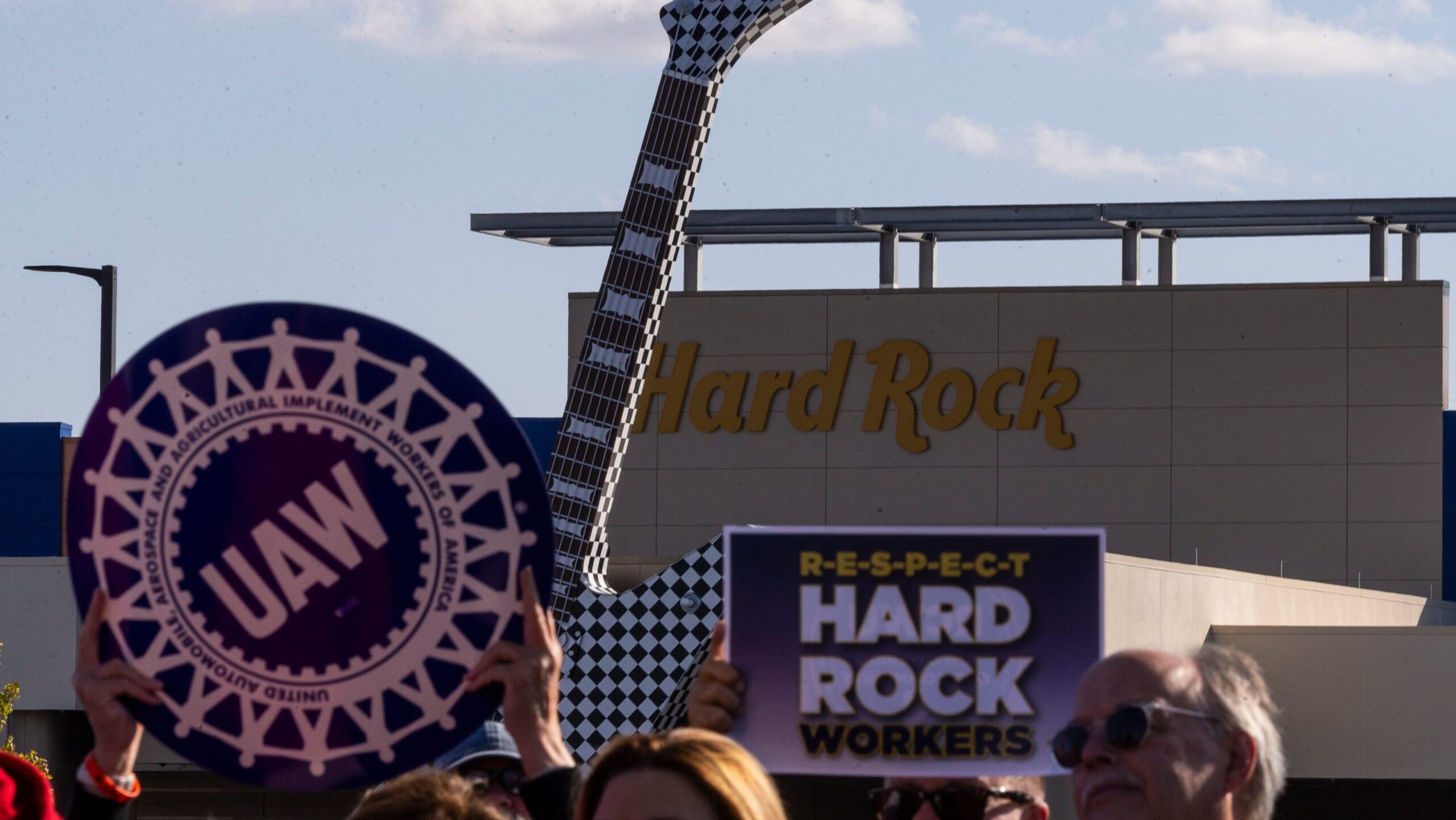 Unions rally outside Hard Rock Casino Rockford