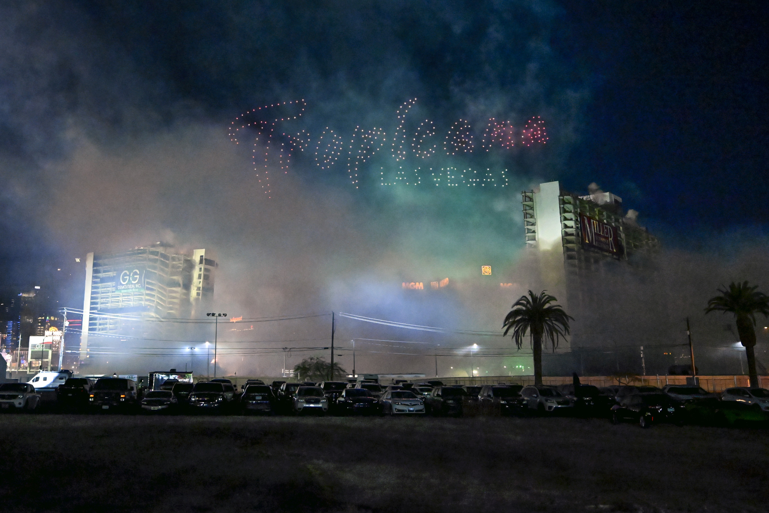 Vegas Witnesses Demolition of Last True Mob Casino the Tropicana